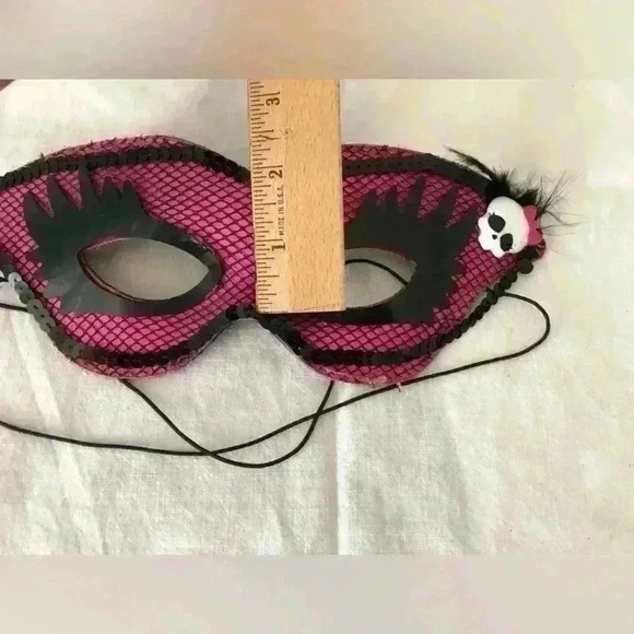 Mid 2000s monster high pink mask - Picture 3 of 4